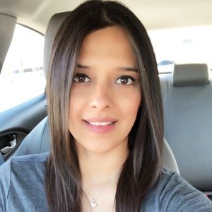 Meet your Posher, Alejandra